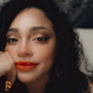 Meet your Posher, Ebony